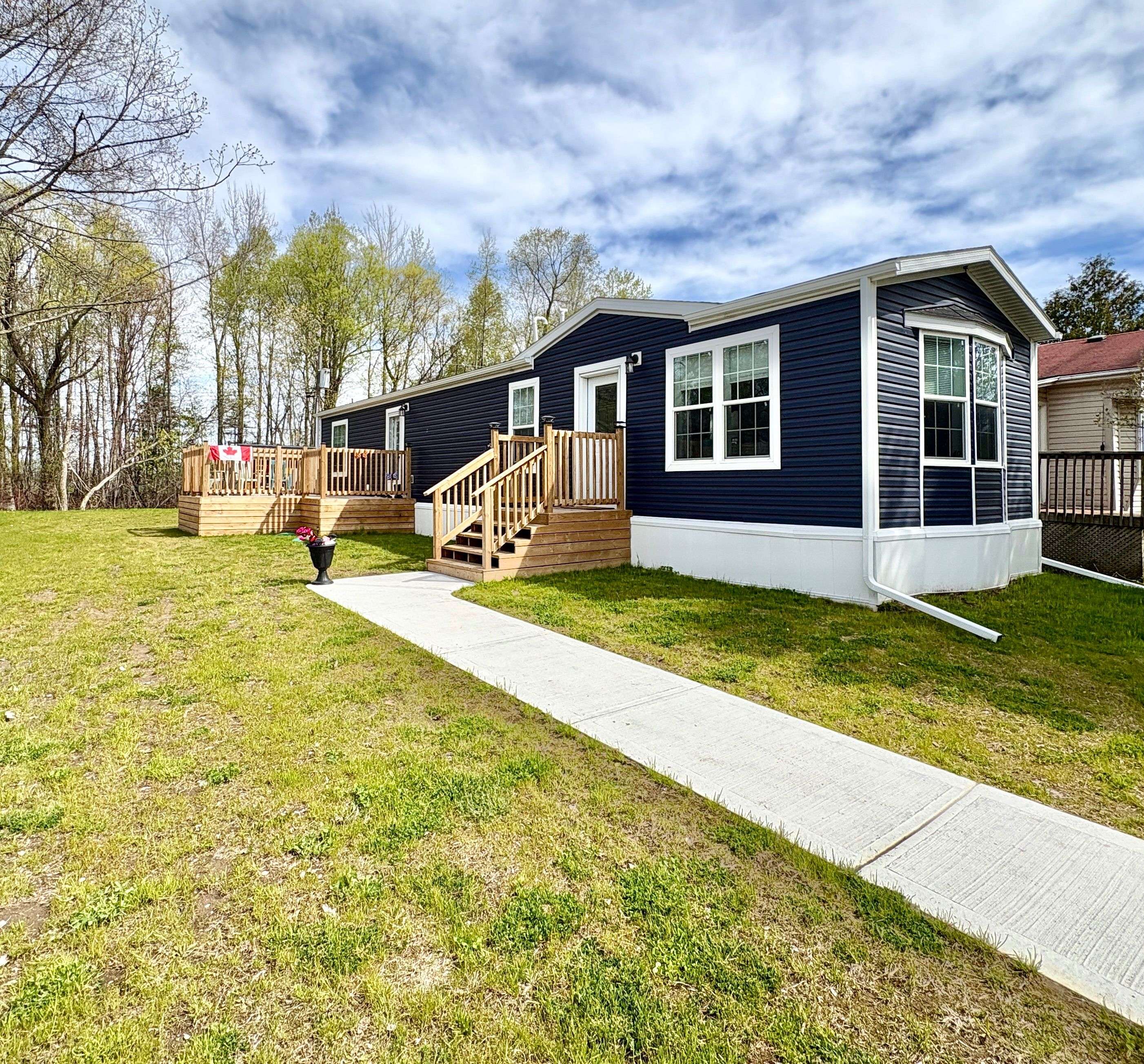 40 SHAMROCK CRES, Essa, ON L3W 0A5