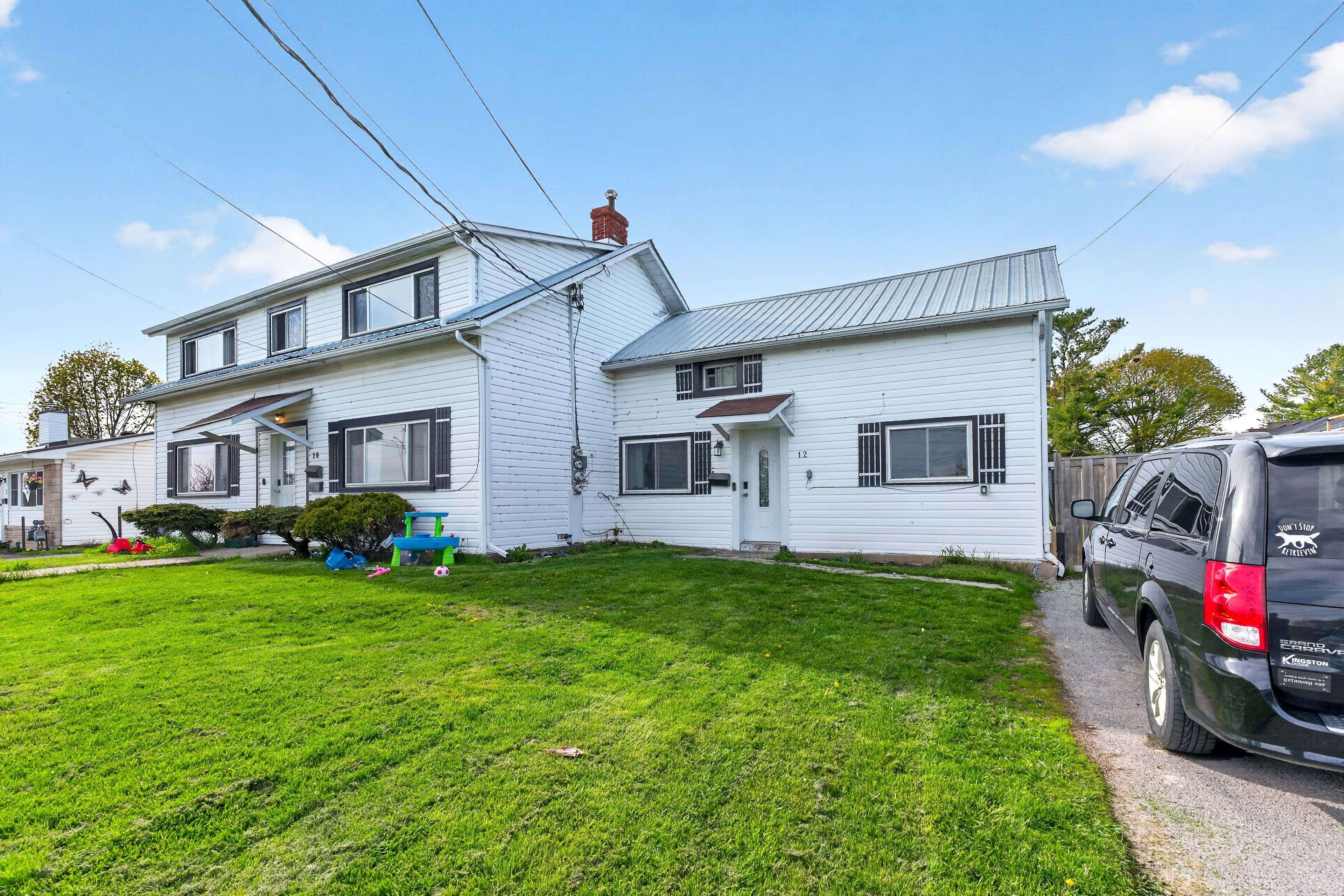 10/12 Manitou CRES E, Loyalist, ON K7N 1B6