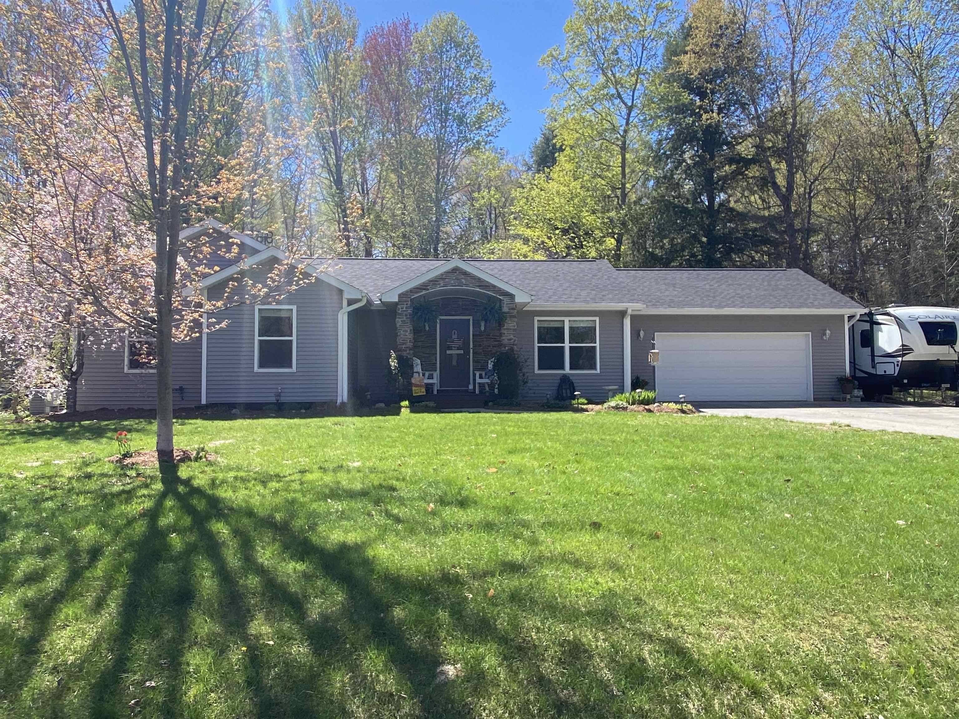 8600 Bent Pine DR, Almira Twp, MI 49650