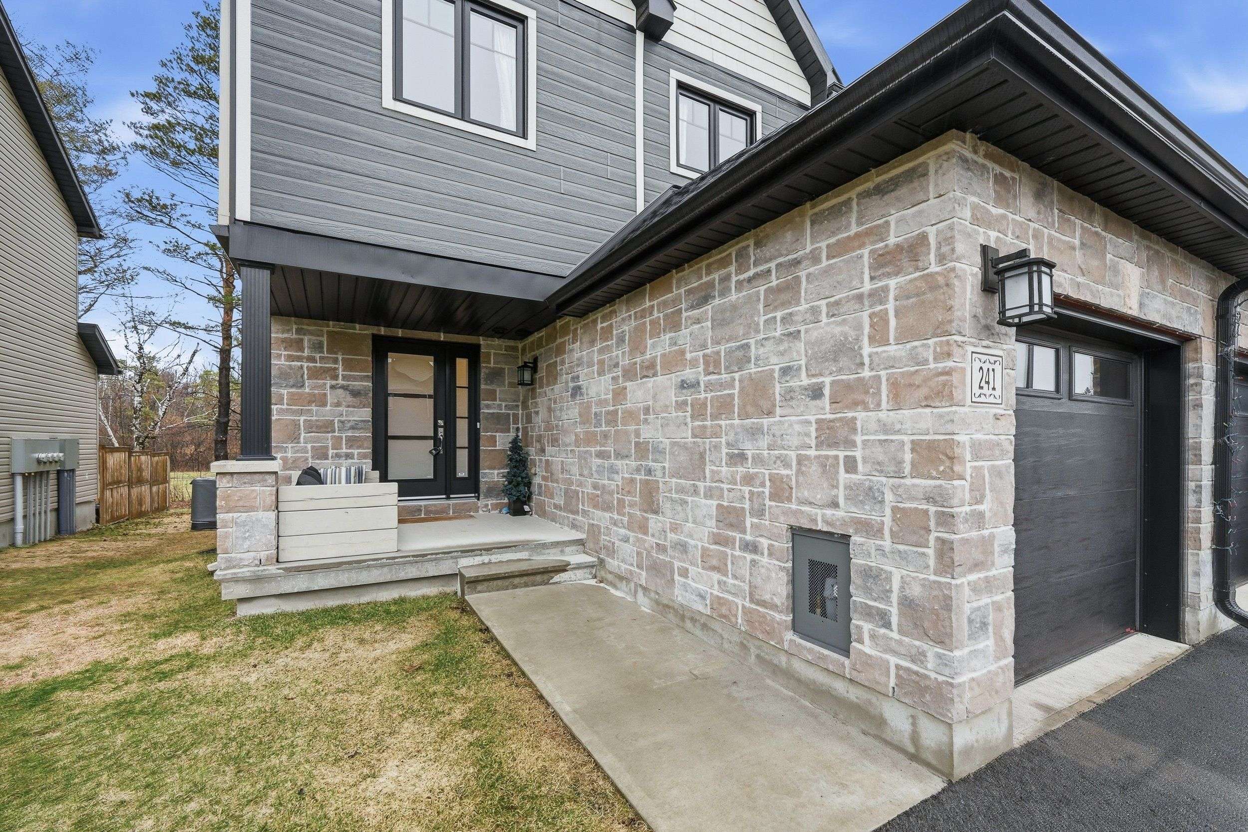 241 Dion AVE, Clarence-rockland, ON K4K 0M3