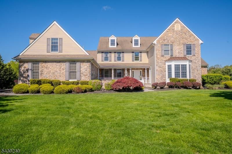 2 Linwood Dr, Monroe Twp., NJ 08831