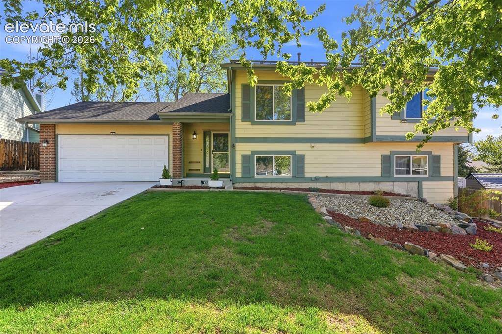 6945 Meadowwood PL, Colorado Springs, CO 80918