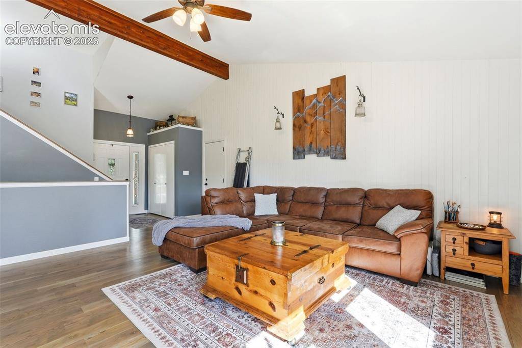 6945 Meadowwood PL, Colorado Springs, CO 80918