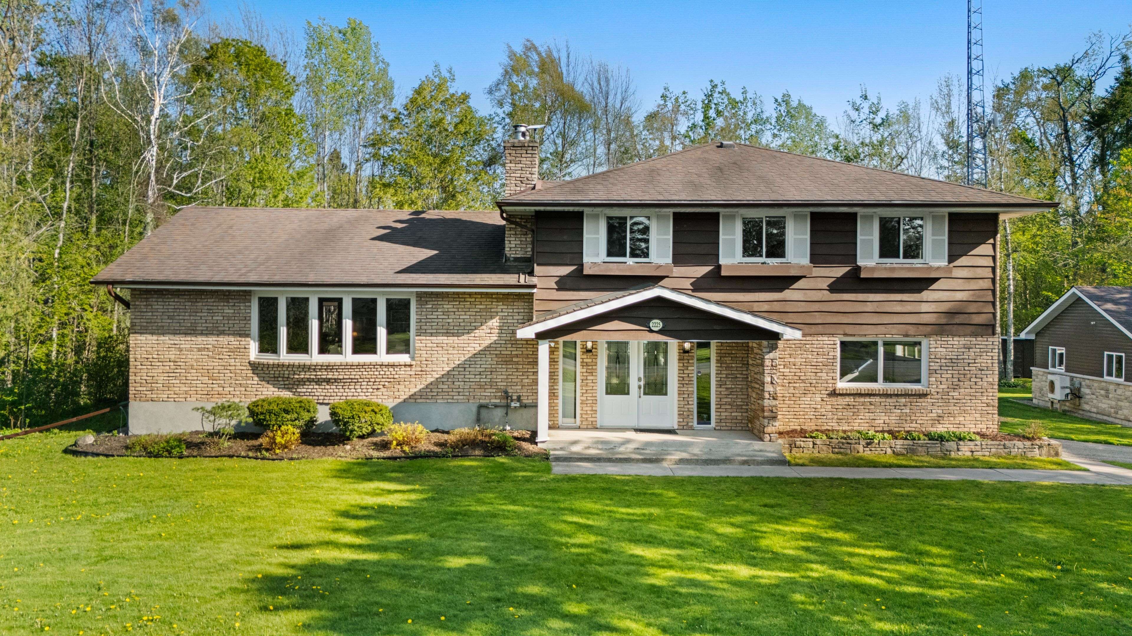 2225 Parkhill RD W, Cavan Monaghan, ON K9J 6X4