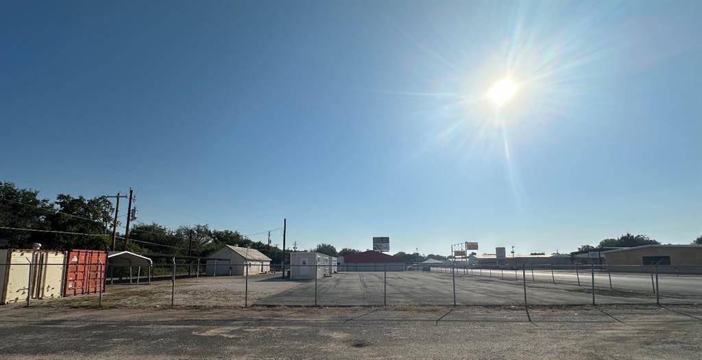 1112 W Main, Olney, TX 76374