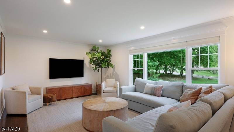 150 Seney Dr, Bernardsville Boro, NJ 07924
