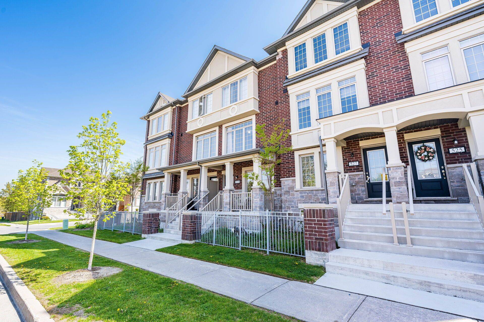 529 Old Harwood AVE, Ajax, ON L1Z 0V2