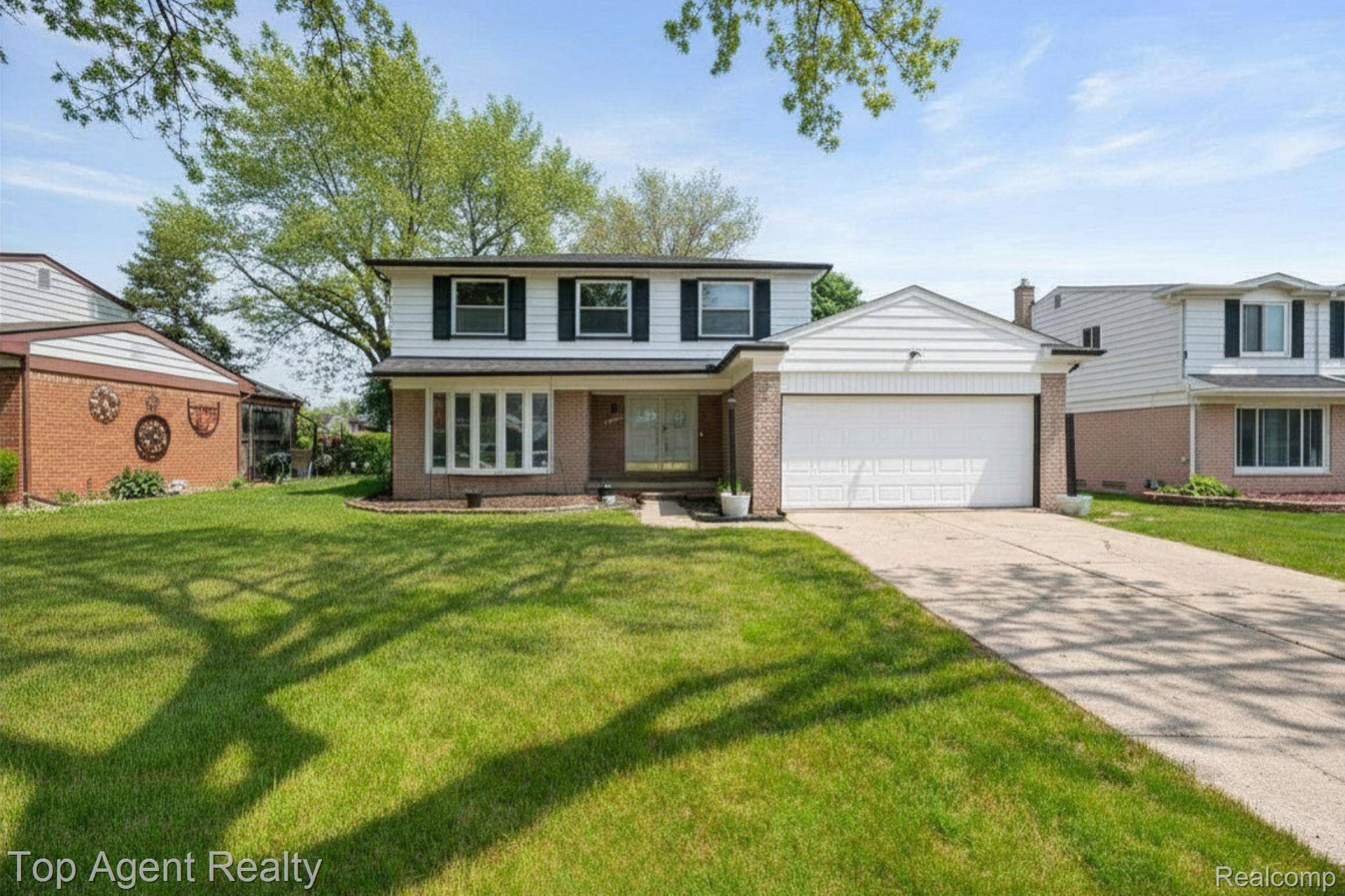 27370 Selkirk ST, Southfield, MI 48076