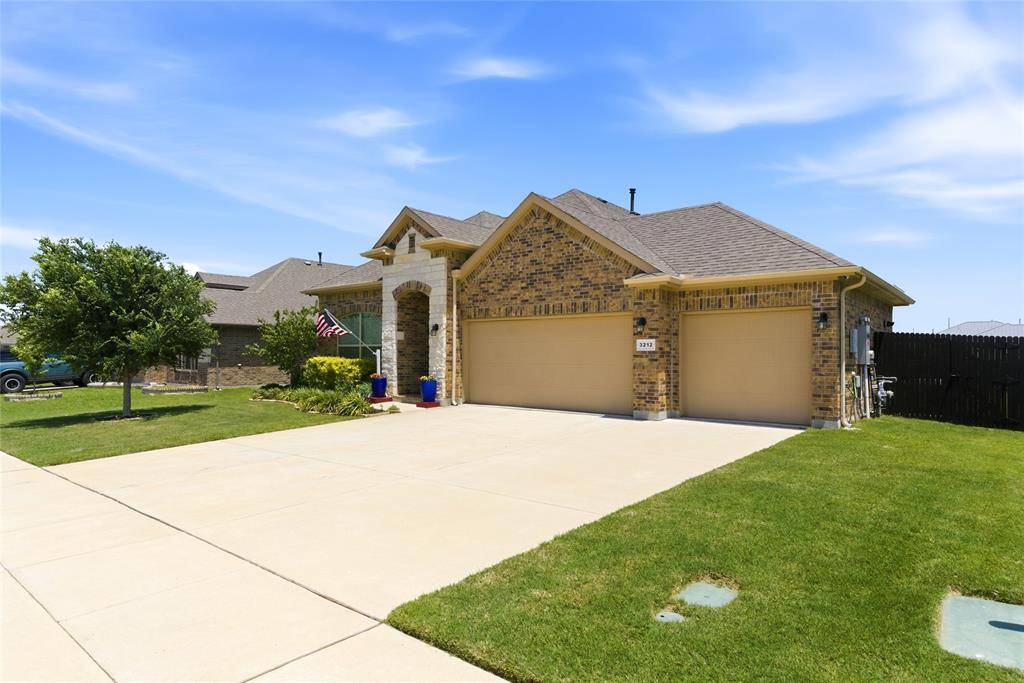 3212 Camden Creek Road, Krum, TX 76249