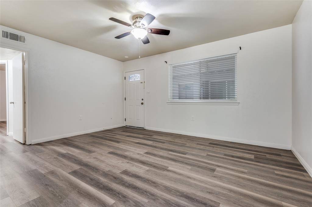 428 N Dallas Avenue, Lancaster, TX 75146