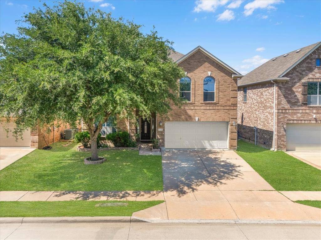 1725 Birds Eye Road, Fort Worth, TX 76177