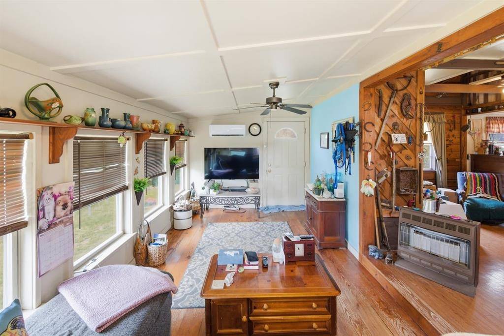 106 Tammi Run Lane, Whitney, TX 76692