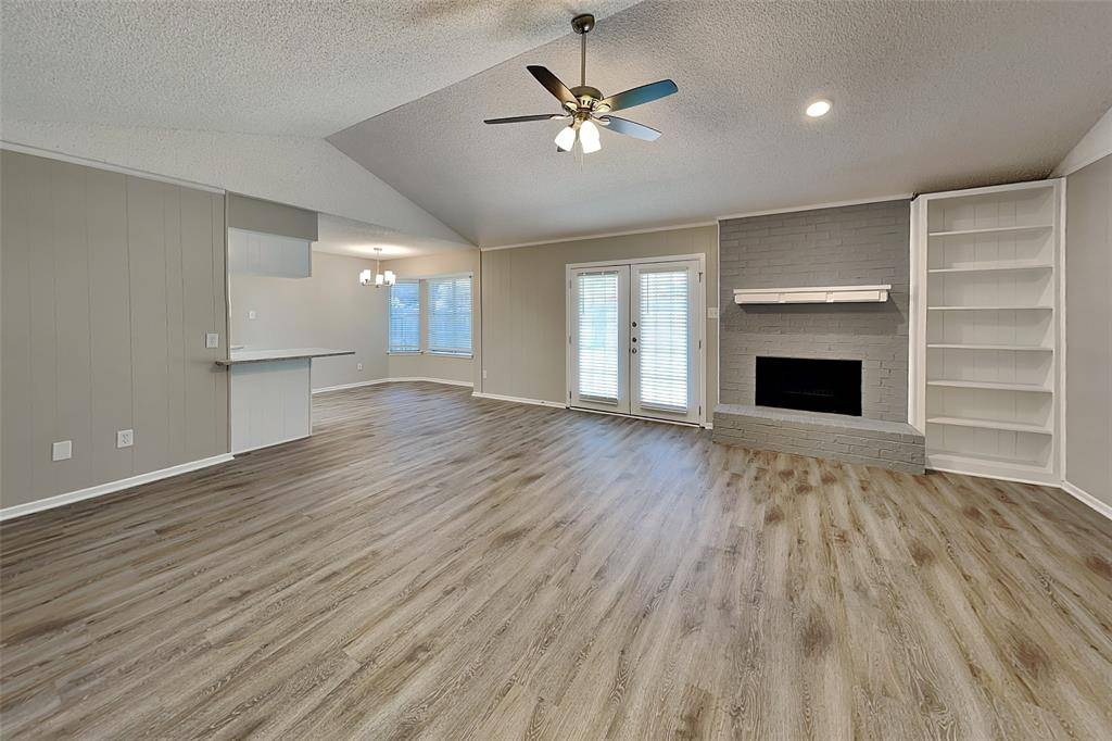 6633 Greendale Drive, Watauga, TX 76148