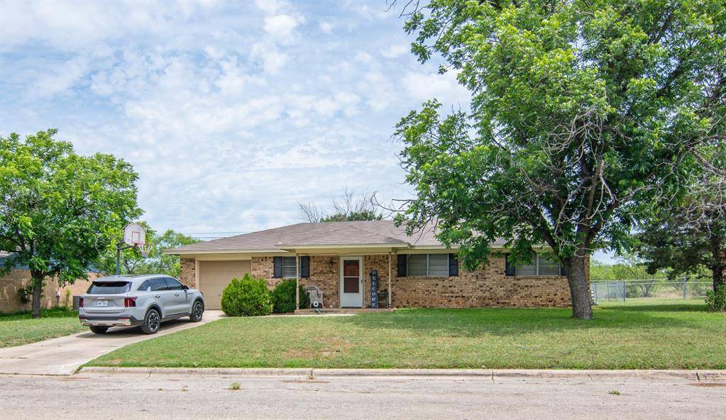 3814 Crestridge Drive, Brownwood, TX 76801