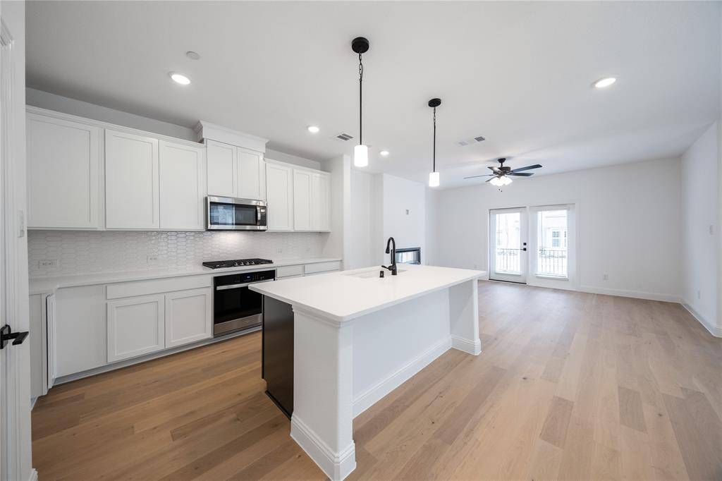 2140 Naples Drive, Rowlett, TX 75088