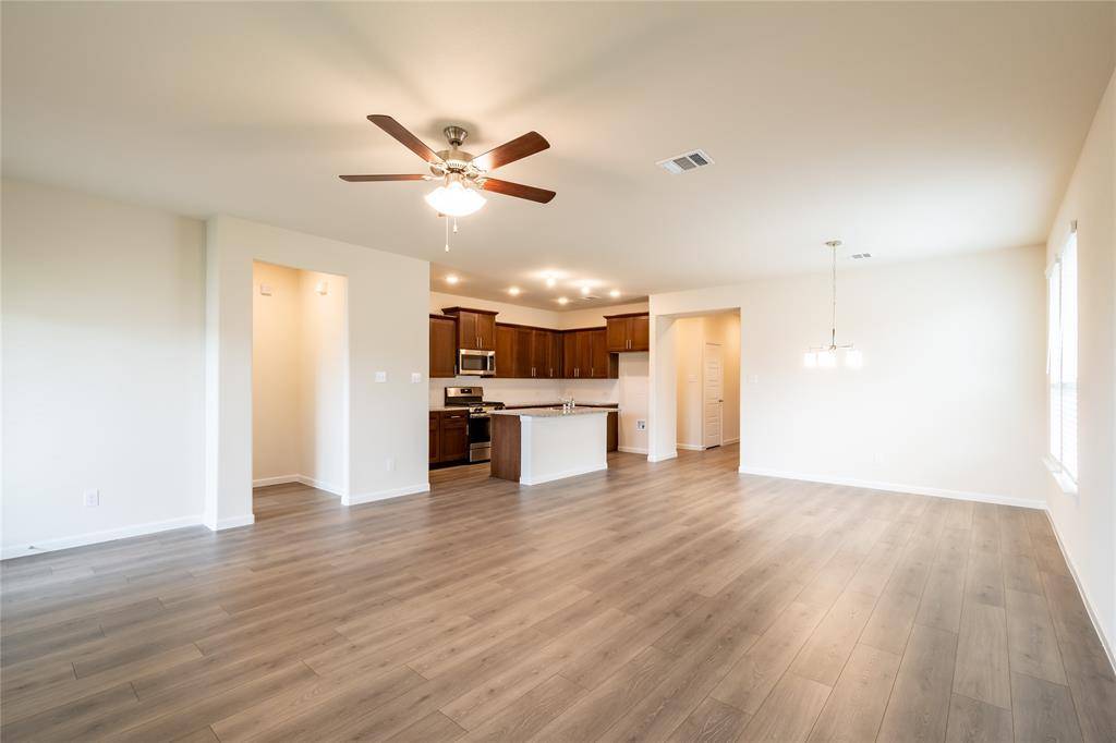417 Vawter Drive, Van Alstyne, TX 75495