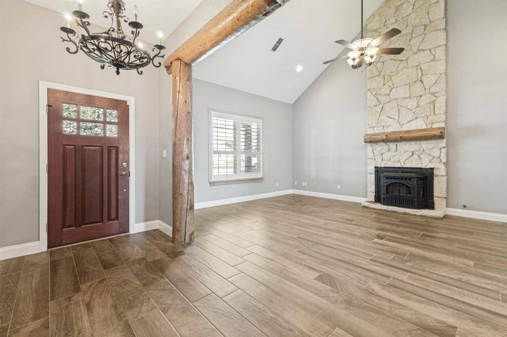 225 PEAR TREE Lane, Collinsville, TX 76233