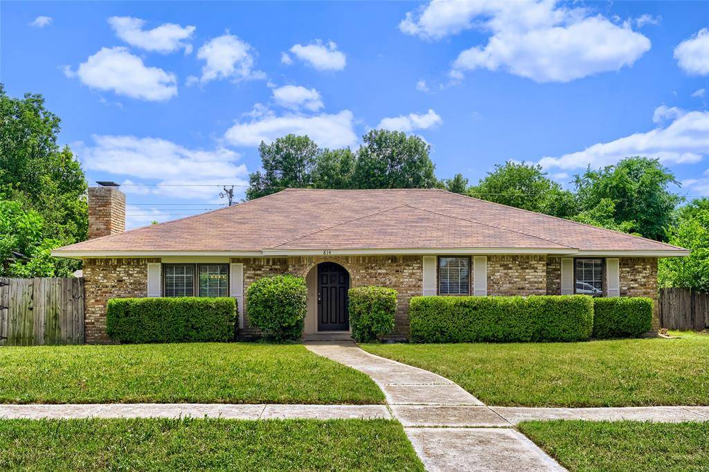 814 Oakbluff Drive, Lancaster, TX 75146