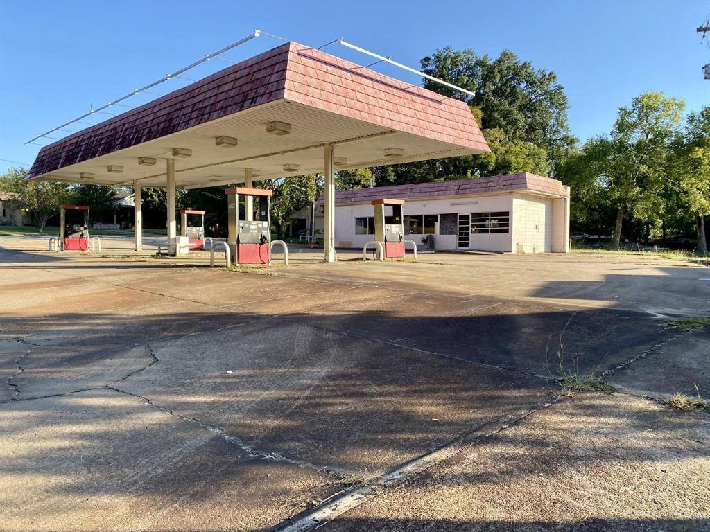 1900 Clarksville Street, Paris, TX 75460