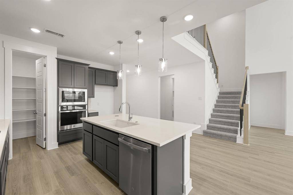 17225 Oxborough Drive, Fort Worth, TX 76247