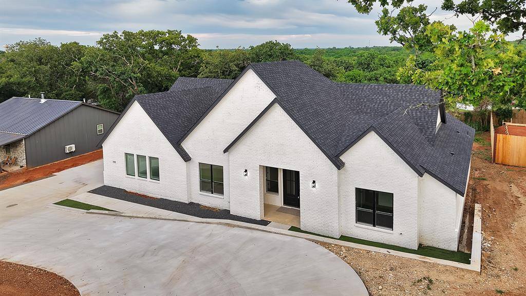 1405 Apache Court, Joshua, TX 76058