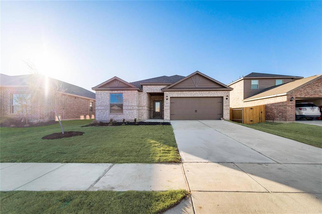 204 Lake Ridge Drive, Princeton, TX 75407