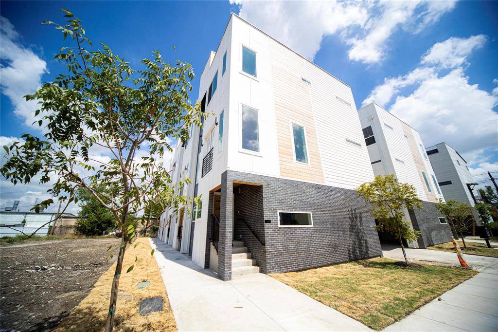 236 Urbane Crest Drive, Fort Worth, TX 76107