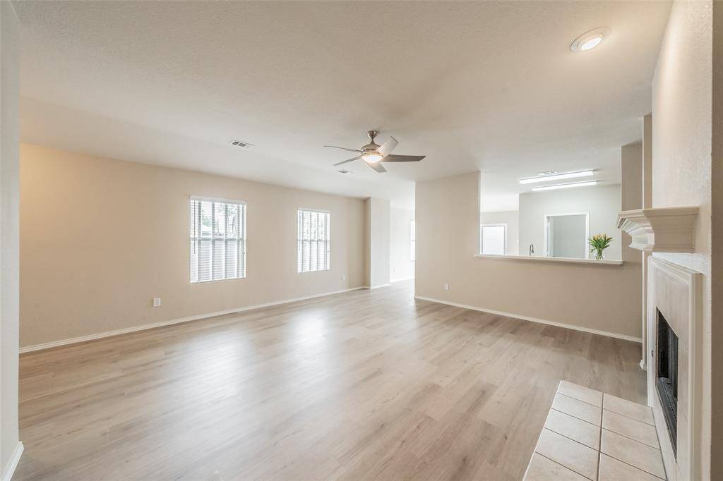 629 Chalk Knoll Road, Fort Worth, TX 76108