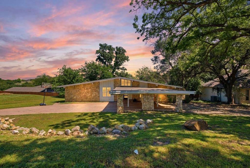 1905 Dakar Road E, Fort Worth, TX 76116