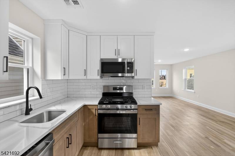 455 Fulton St #2, Elizabeth City, NJ 07206
