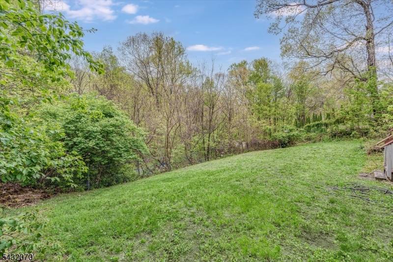 47 Woodland Dr, Vernon Twp., NJ 07462