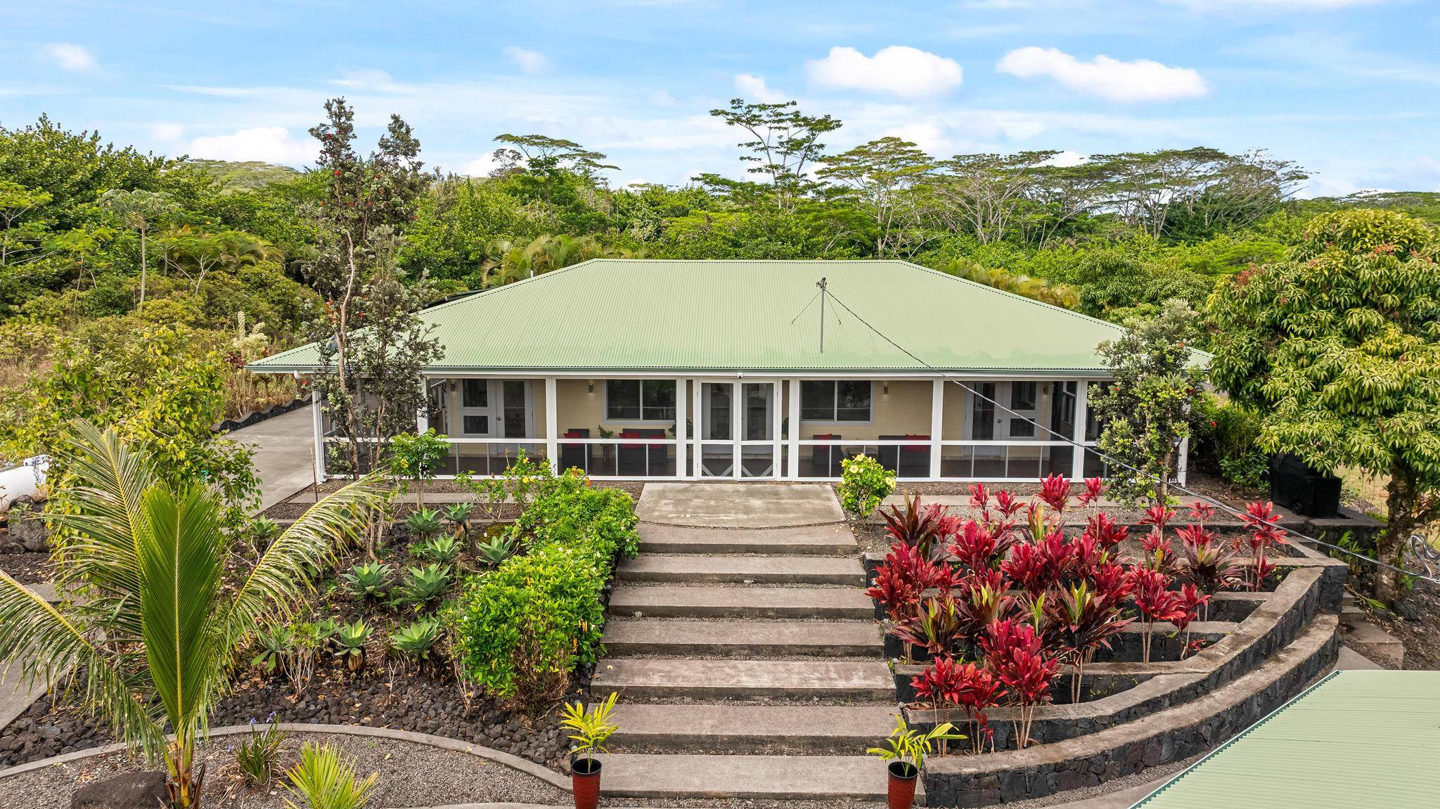 15-2075 18TH AVE, Keaau, HI 96749