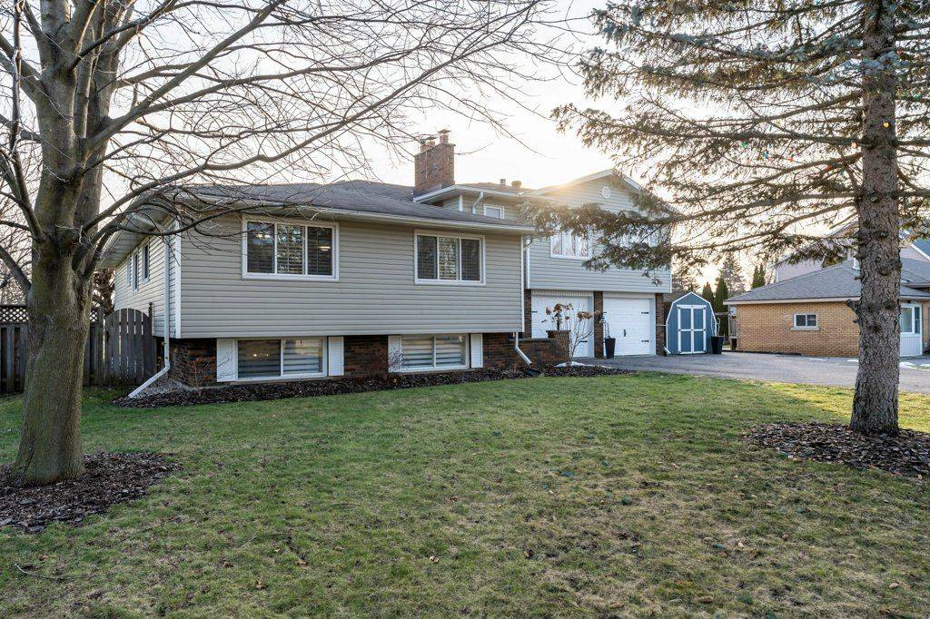 9793 Dickenson RD W, Hamilton, ON L0R 1W0