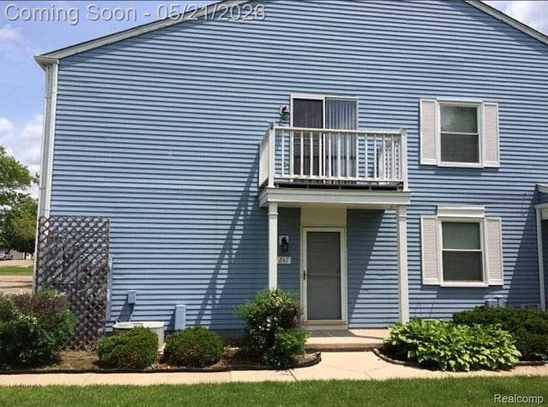 247 Aqueduct DR, Walled Lake, MI 48390