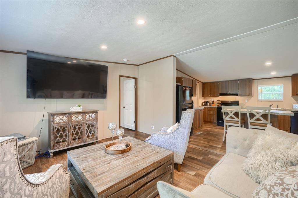 1808 Grady Road, Hawk Cove, TX 75474
