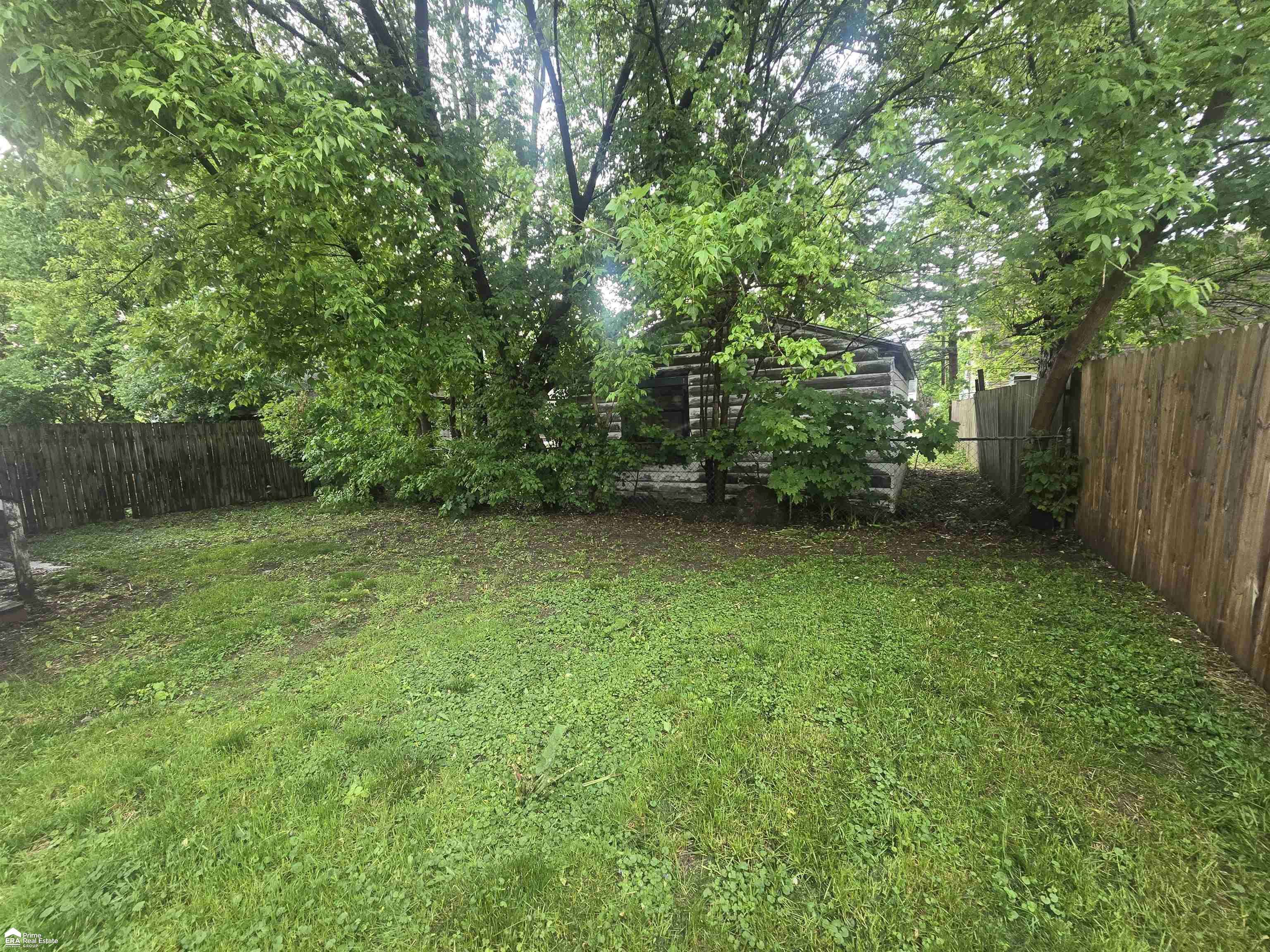 2429 Delaware ST, Flint, MI 48506