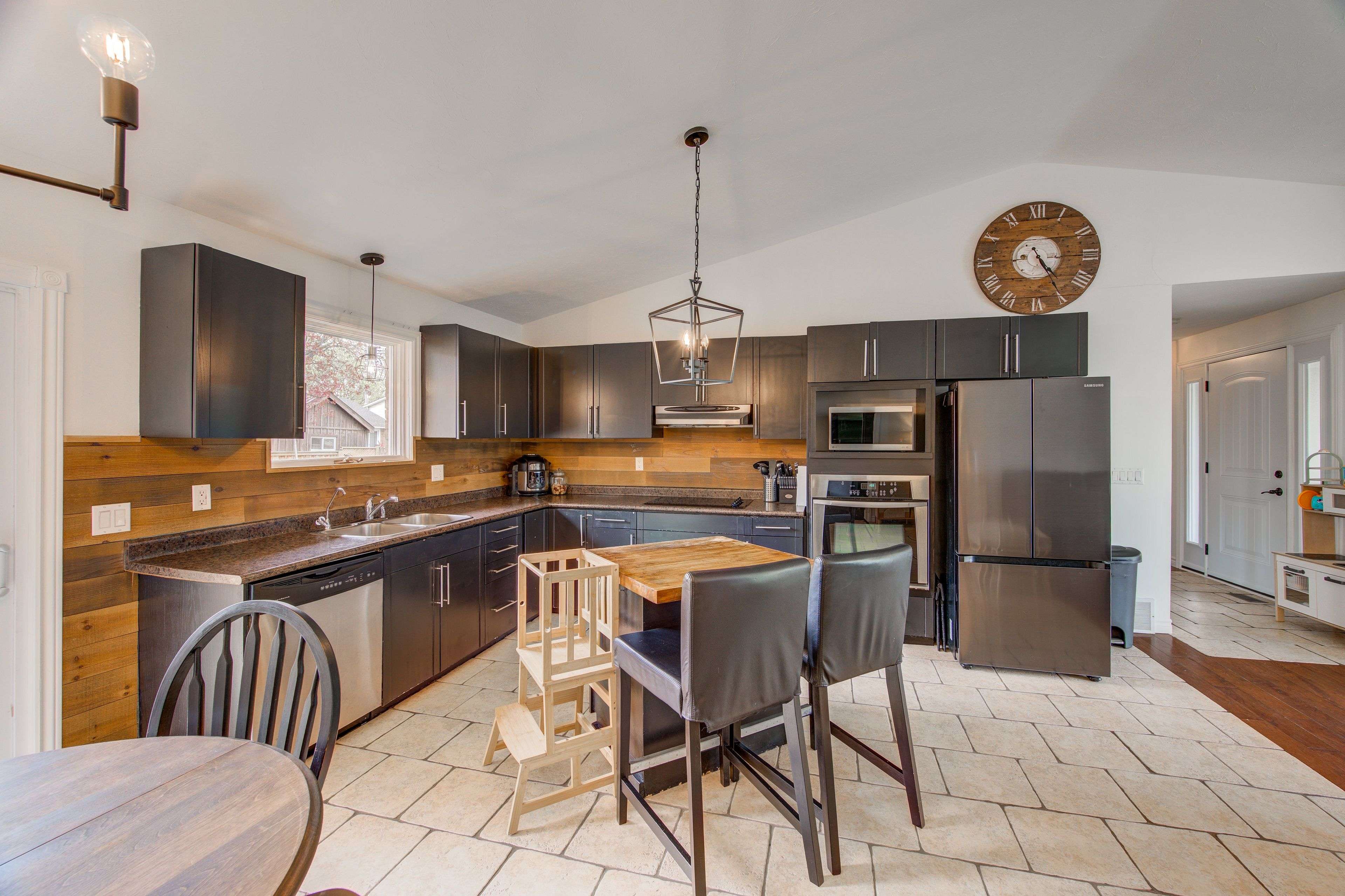 222 Caverly RD S, Aylmer, ON N5H 2P7