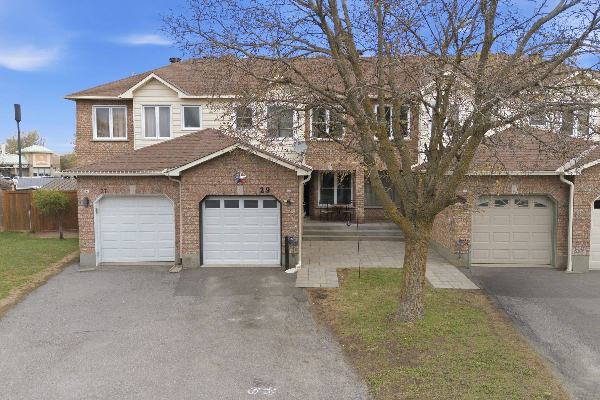 29 Grenadier WAY, Barrhaven, ON K2J 4L3