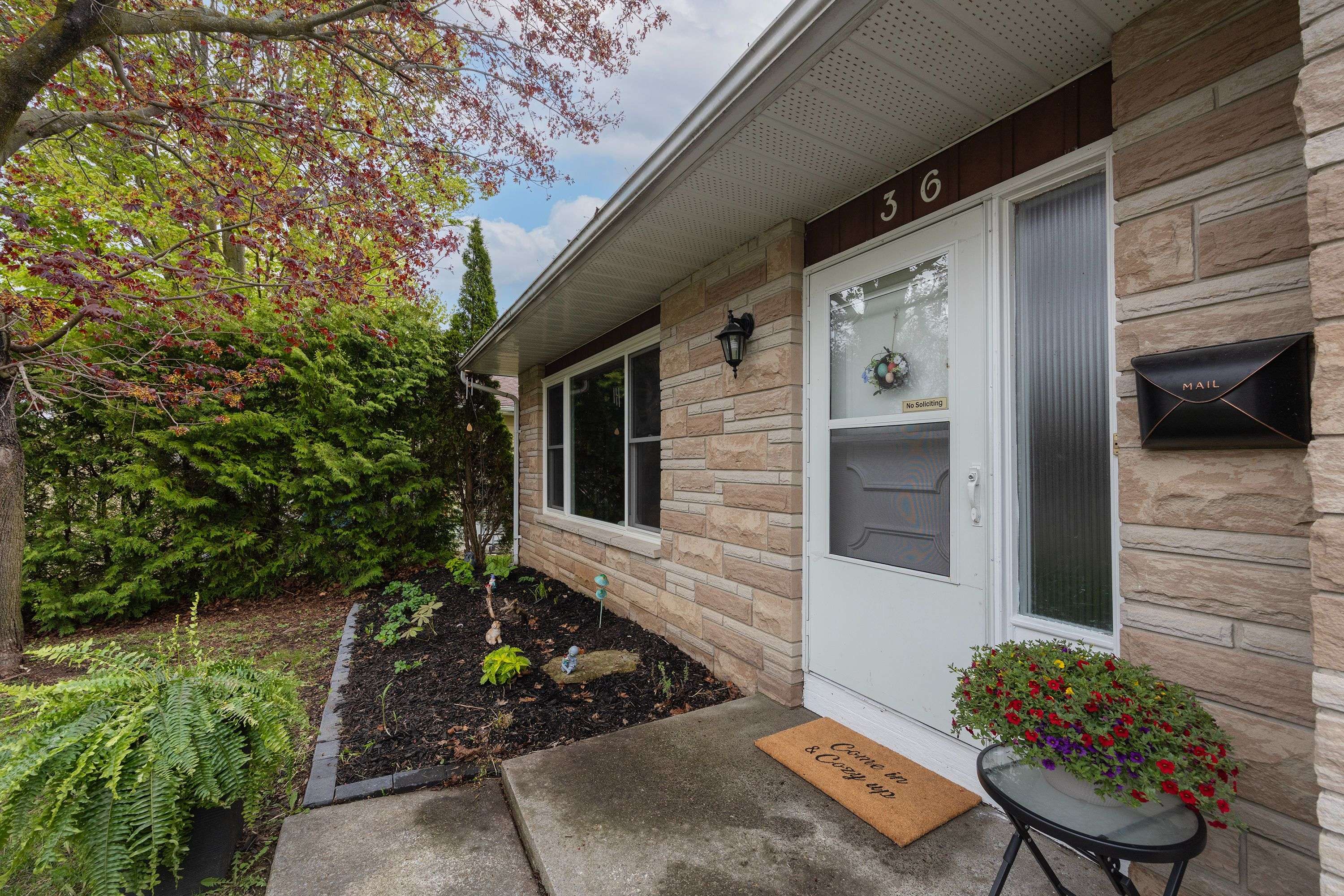 36 Napier ST, Greater Napanee, ON K7R 3R9