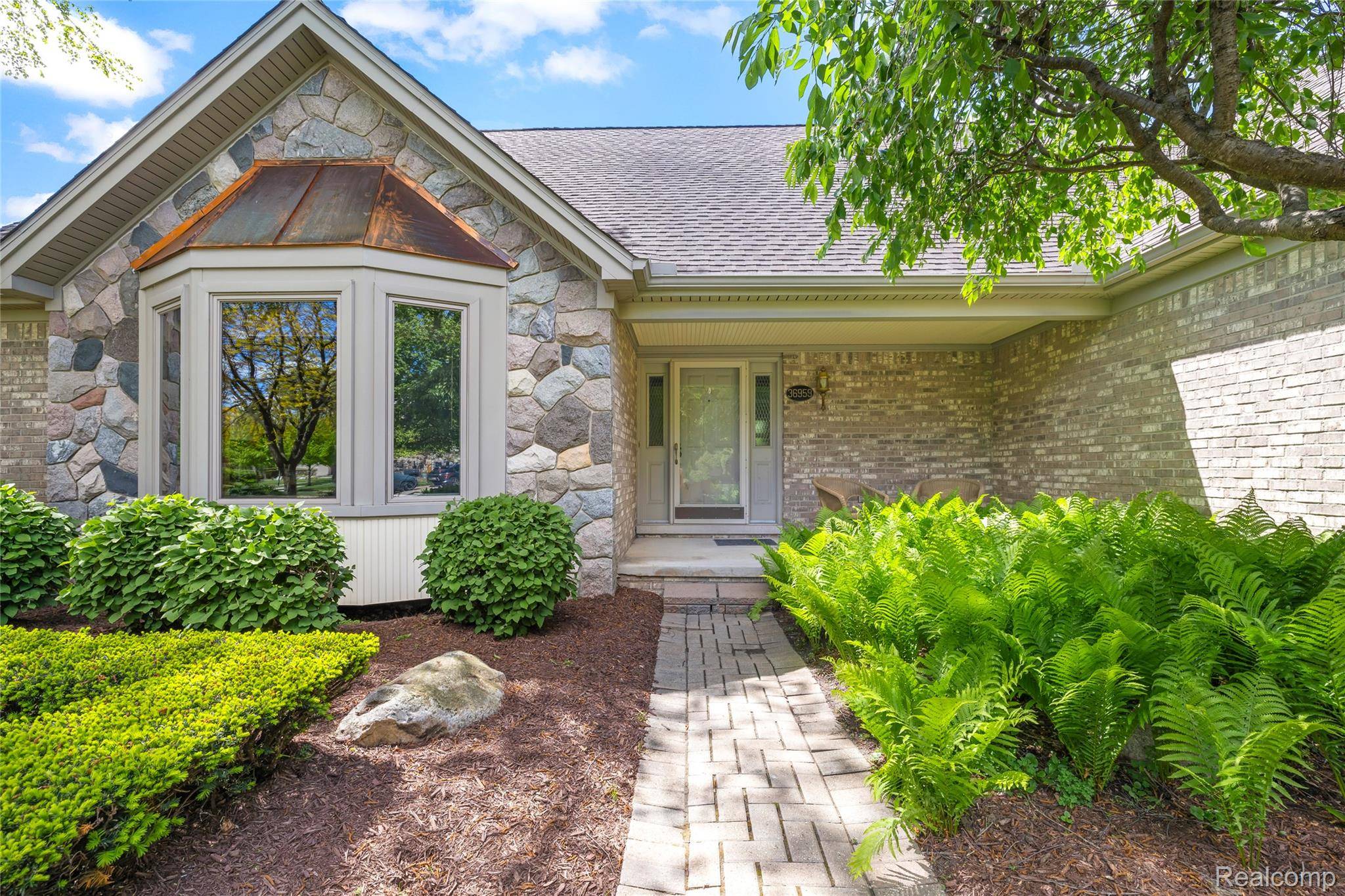 36959 Dardanella ST, Livonia, MI 48152