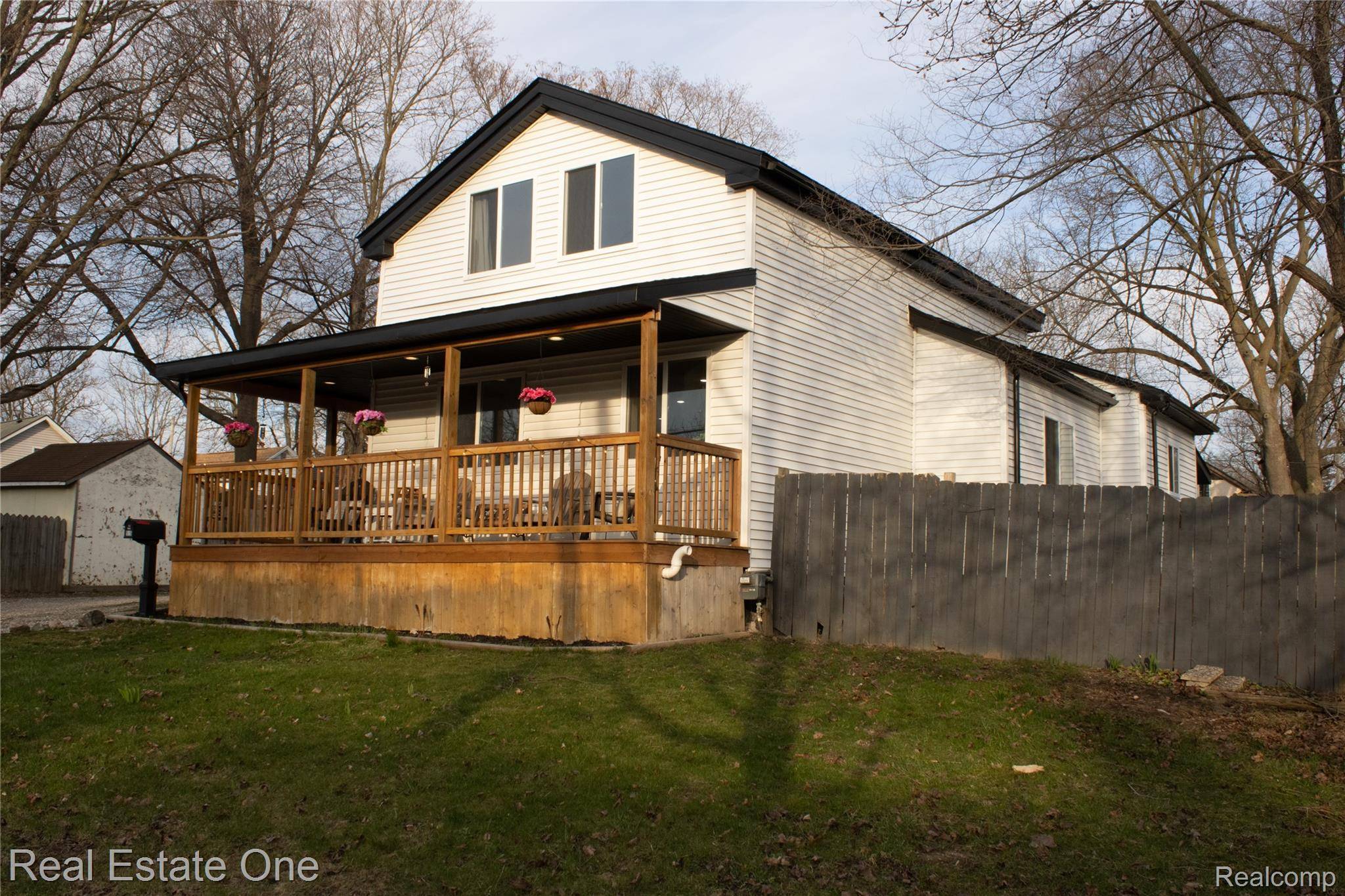 515 S Michigan AVE, Howell, MI 48843