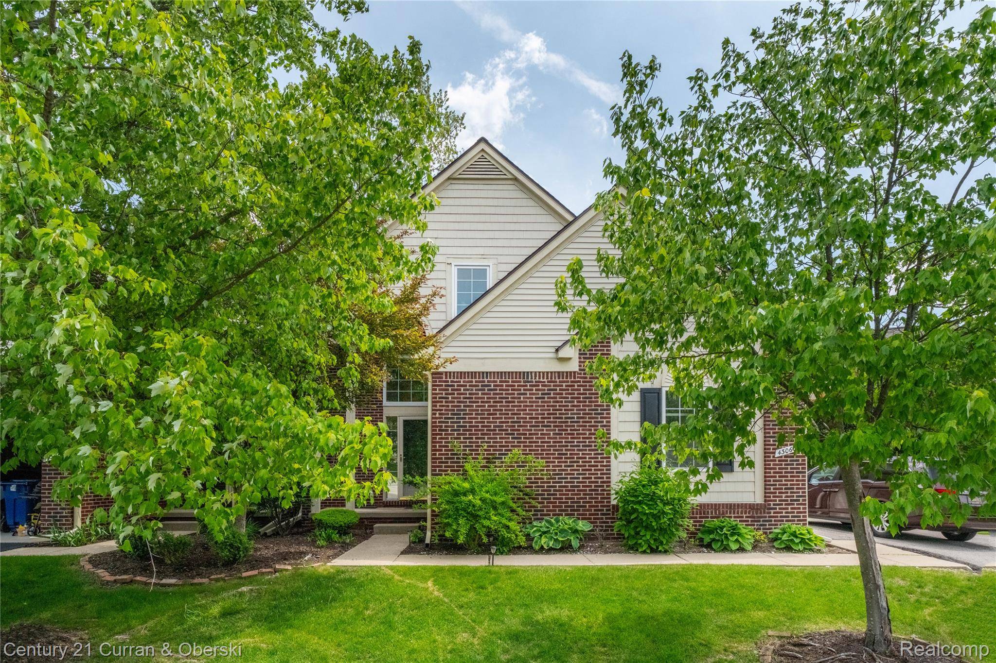 43060 Providence LN, Canton Charter Township, MI 48188