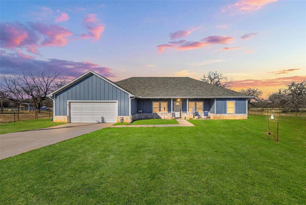 231 Julian Lane, Poolville, TX 76487