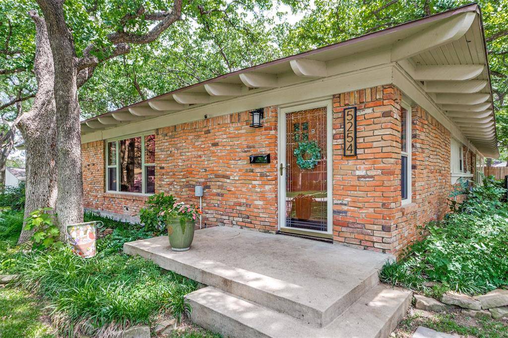 5254 Lambeth Lane, Fort Worth, TX 76112