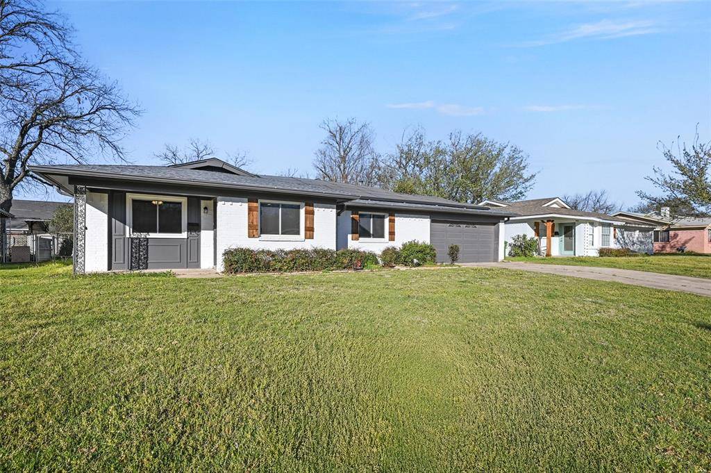 5421 Greenwood Way, North Richland Hills, TX 76180
