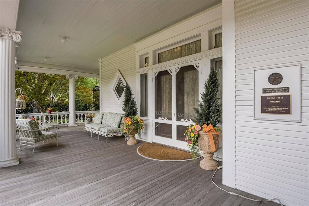 400 W Denton Street, Ennis, TX 75119