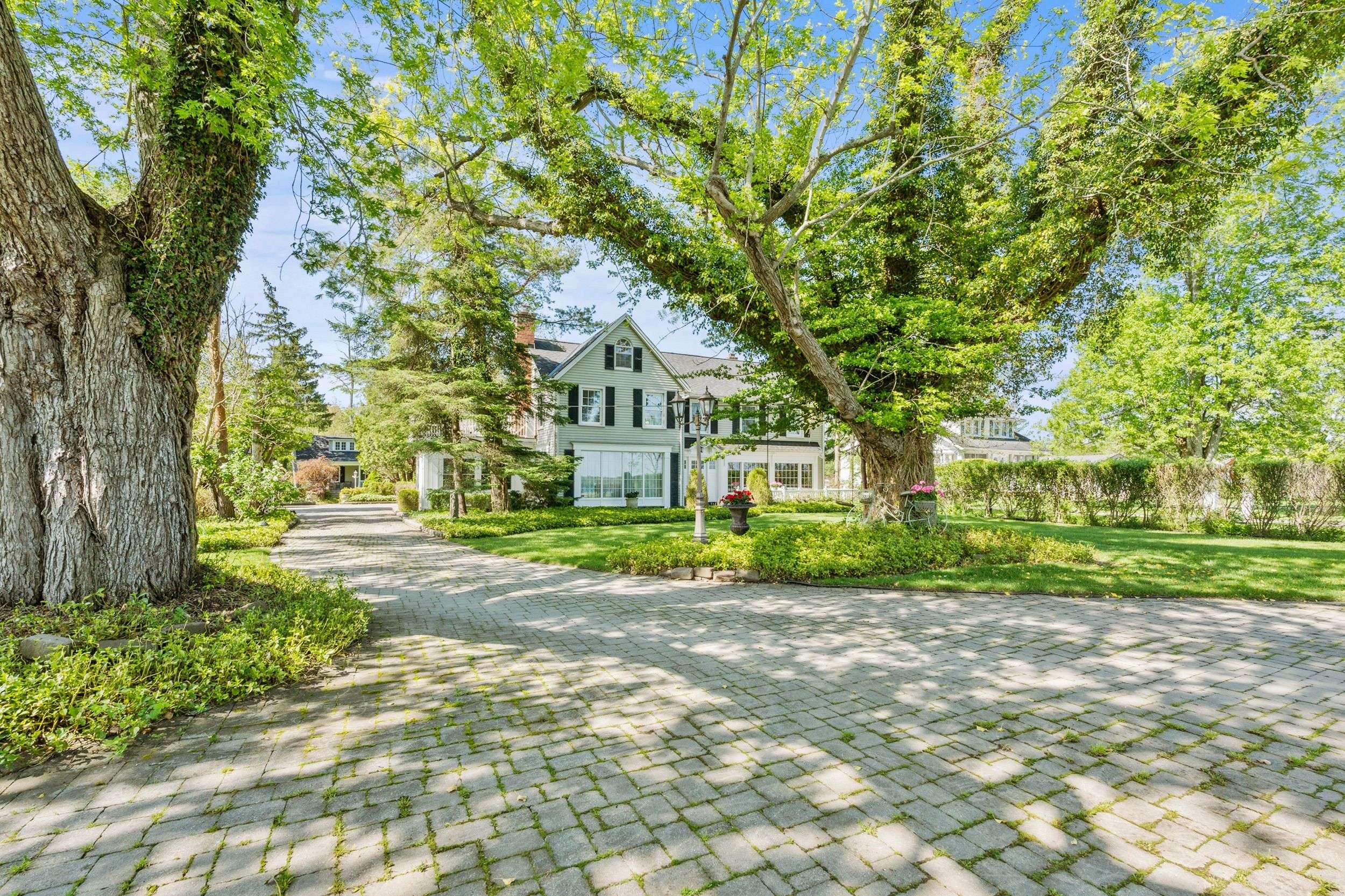 3689 Niagara BLVD, Fort Erie, ON L0S 1S0