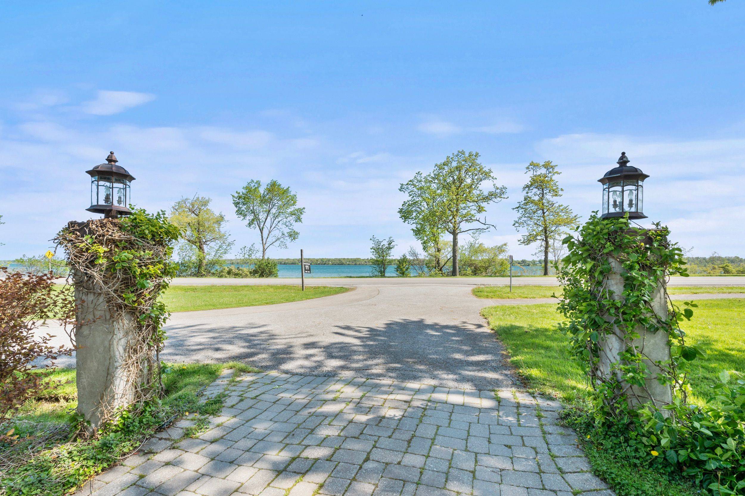 3689 Niagara BLVD, Fort Erie, ON L0S 1S0
