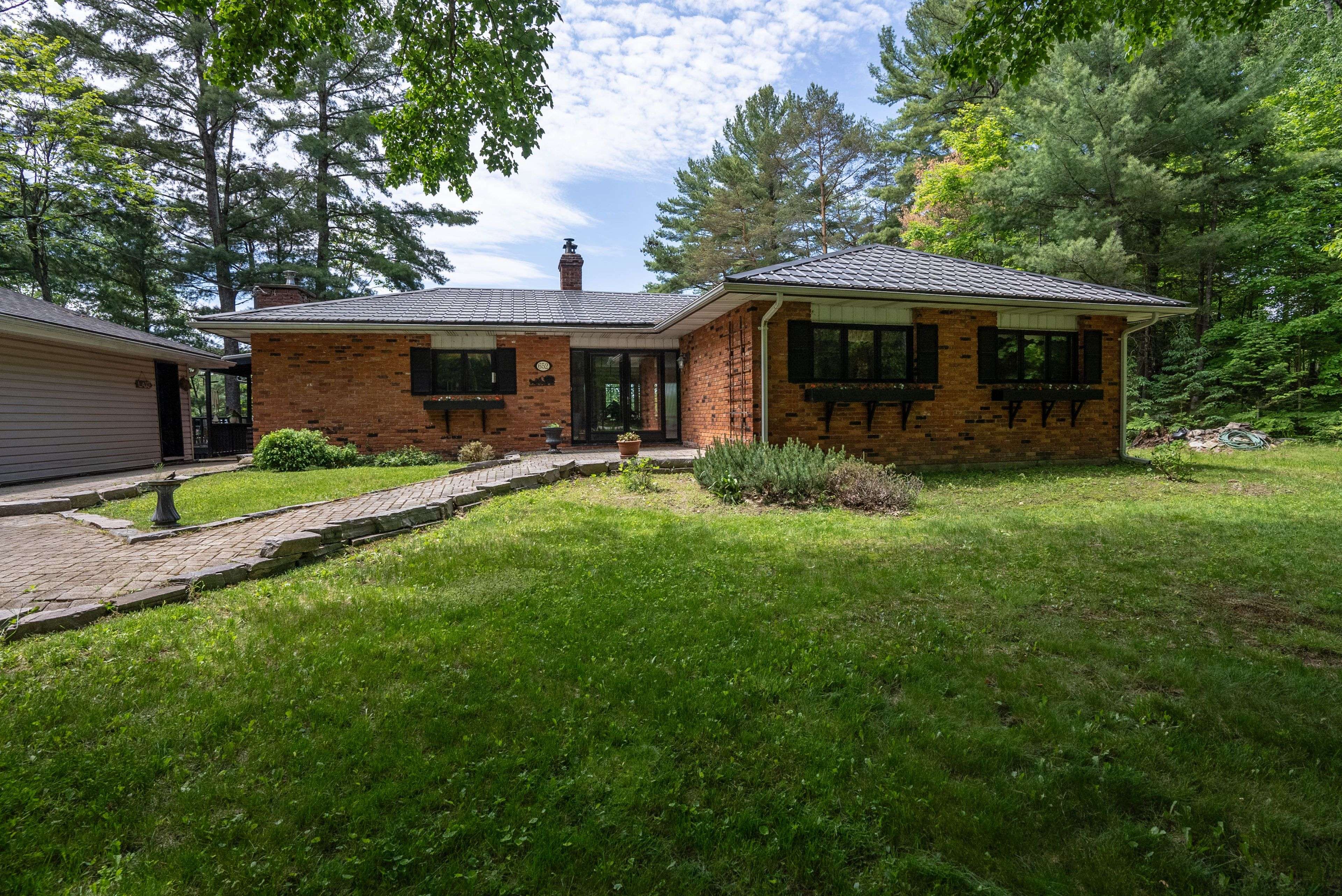 652 North Waseosa Lake RD, Huntsville, ON P1H 2J4