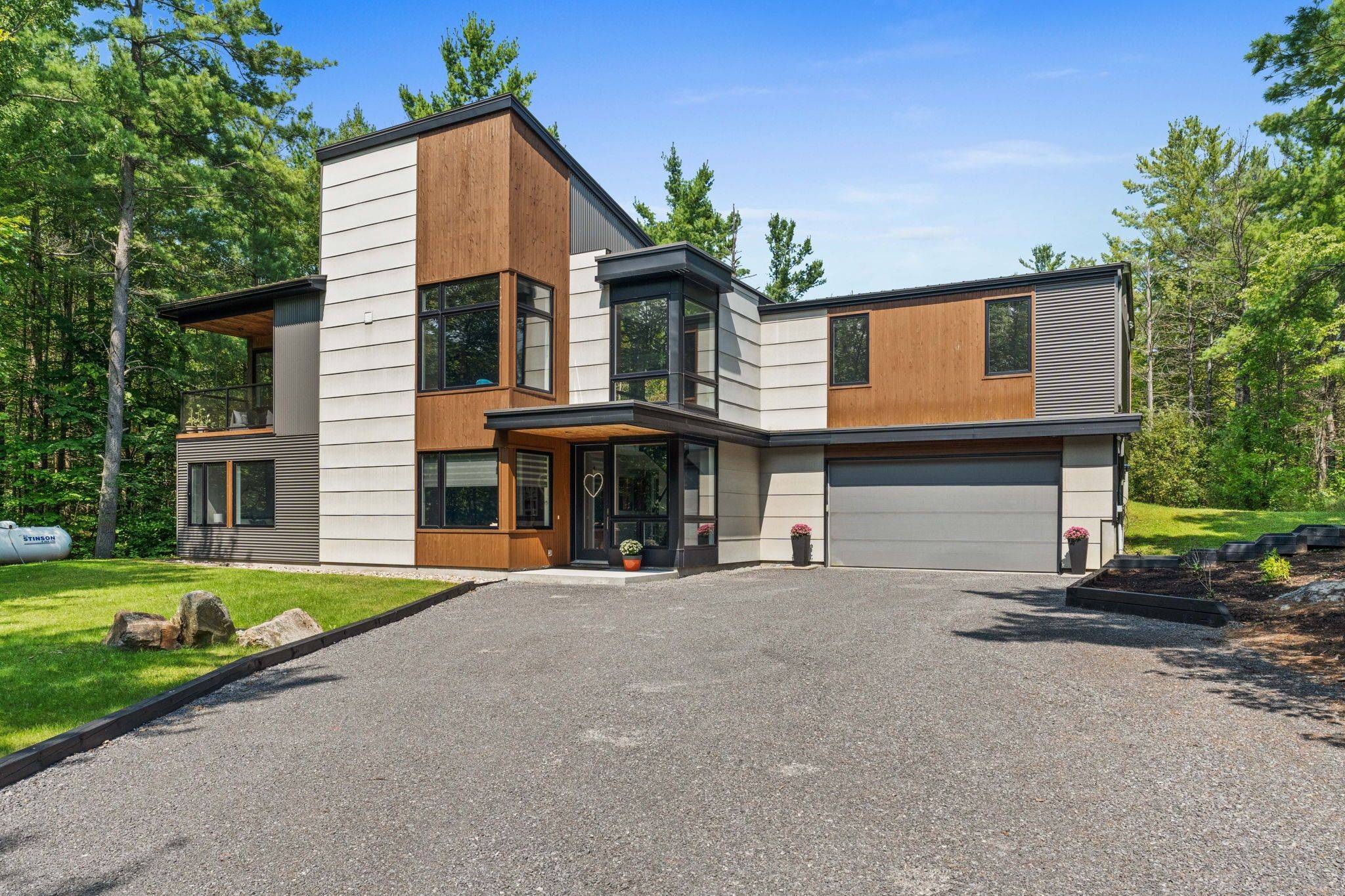 108 EDITH MARGARET PL, Carp - Huntley Ward, ON K2W 1A8